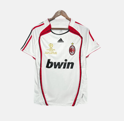 מילאן חוץ 03/04 רטרו